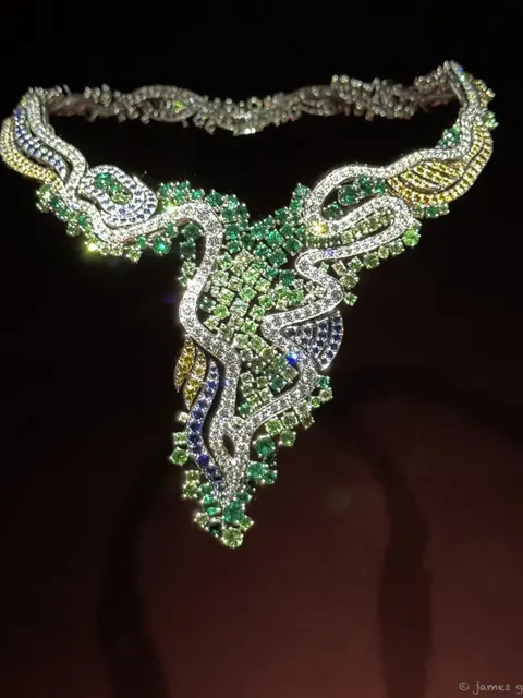 Van Cleef & Arpels valuation guide